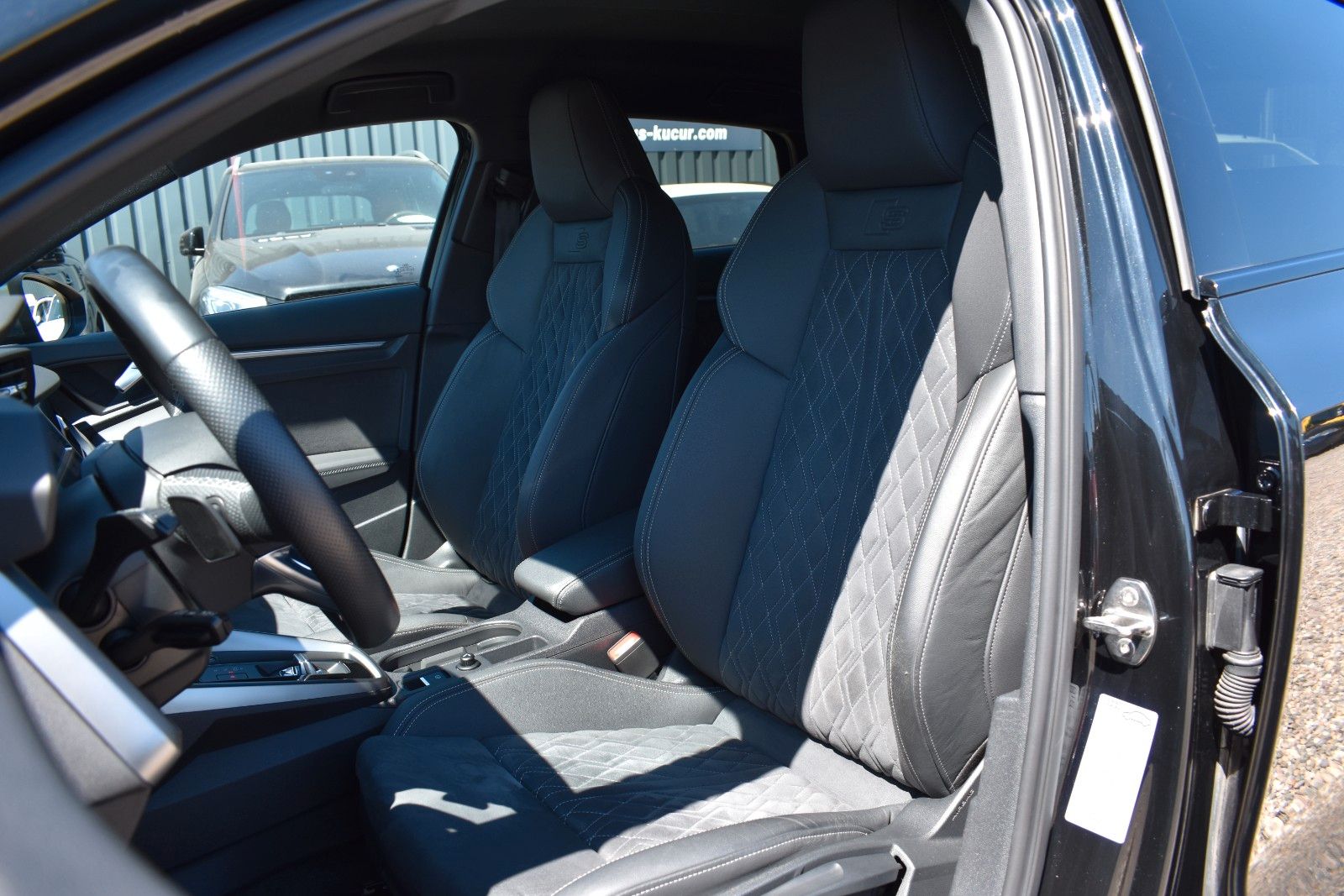 Fahrzeugabbildung Audi S3 Sportback 2.0 TFSI Quattro B&O/Virtual/LED