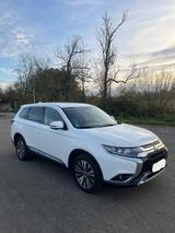Mitsubishi Outlander 2.0 Diamant+ 2WD CVT - Mitsubishi Outlander: Cvt