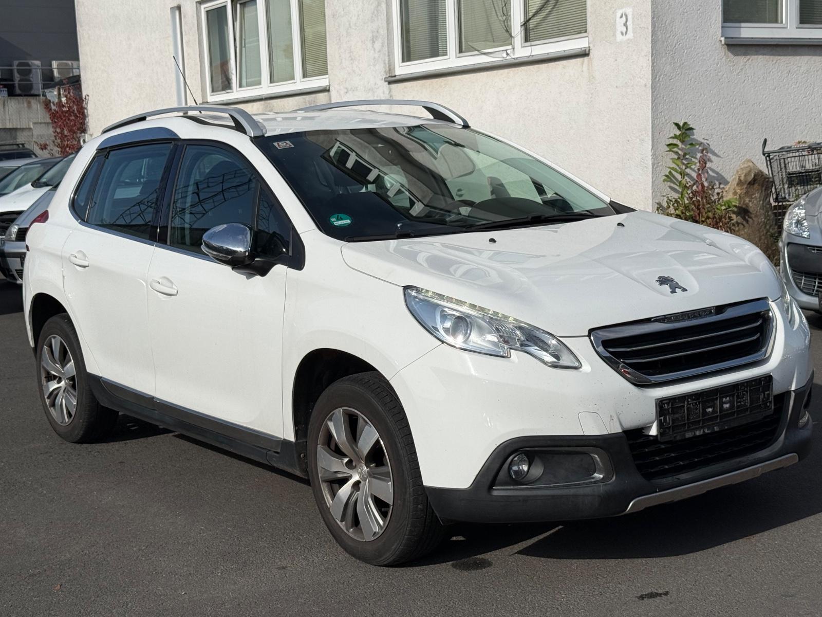 Peugeot 2008 2015 — interior