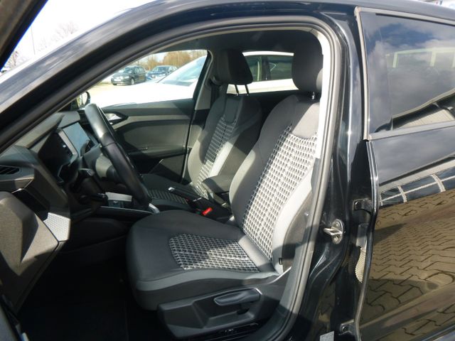 Fahrzeugabbildung Audi A1 Sportback 25 TFSI > S line <