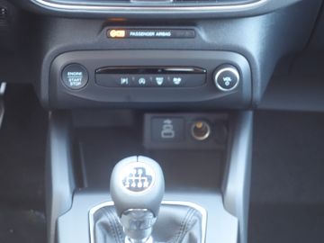 Bild 20 Ford Focus 125 PS Klimaauto. PDC v+h+Kamera Voll LED