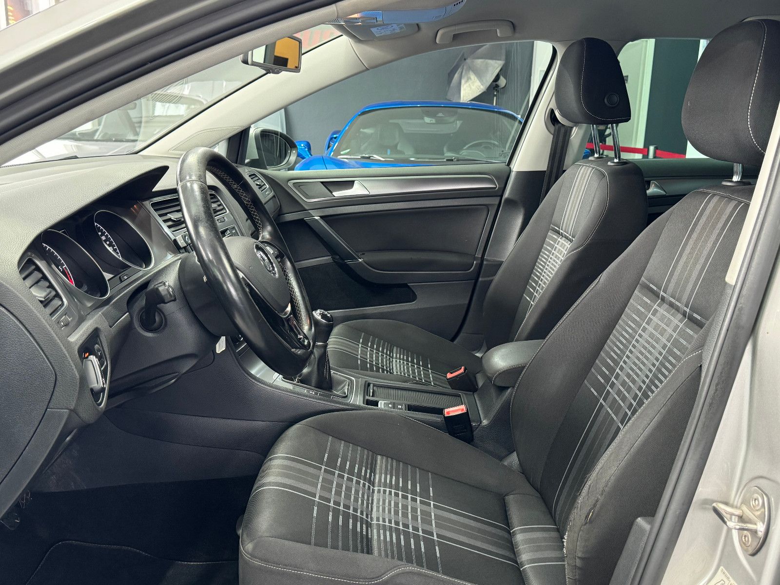 Fahrzeugabbildung Volkswagen Golf VII 2.0 TDI Variant Lounge BMT*TÜV 05/25*