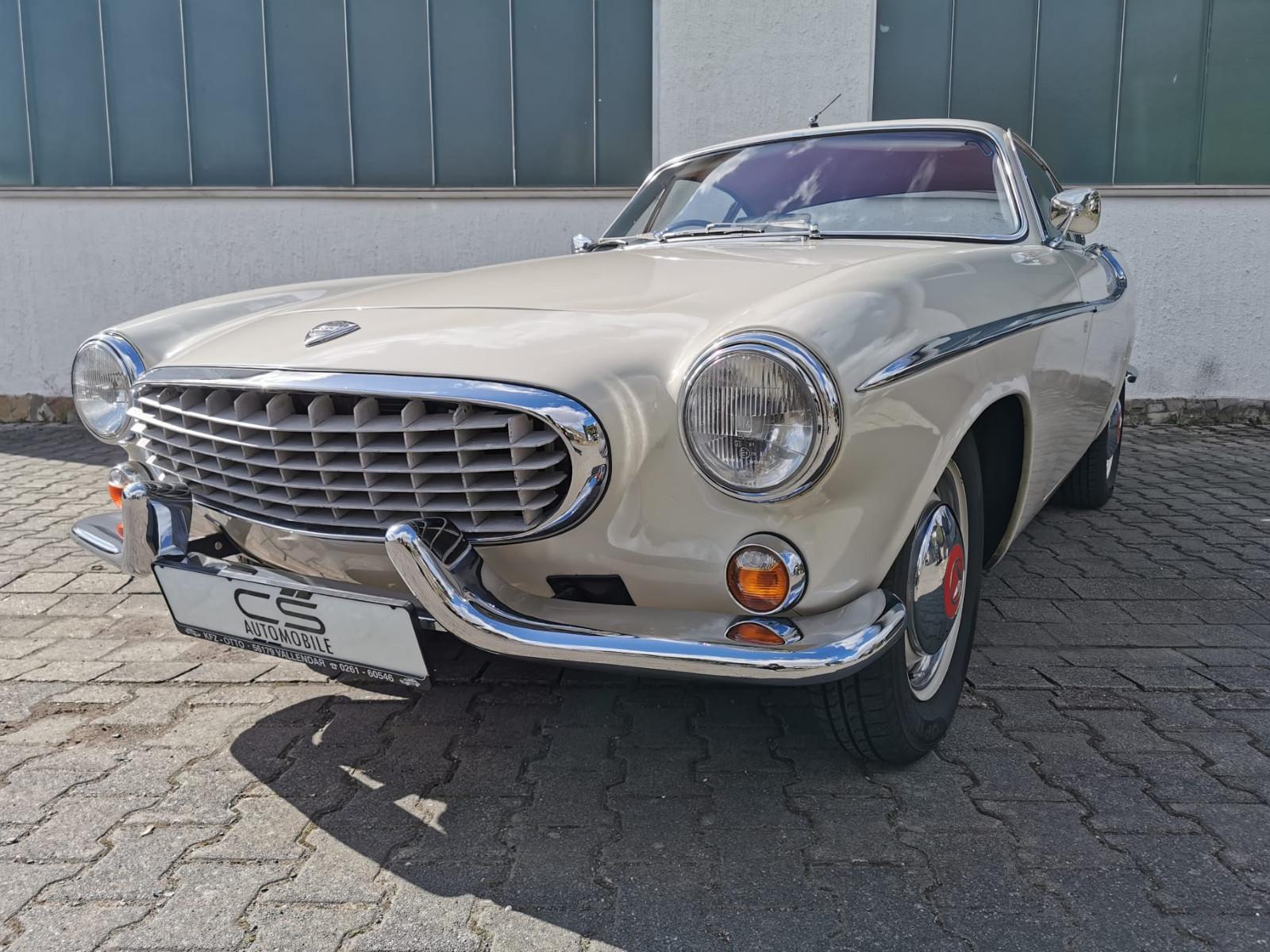 Volvo P1800