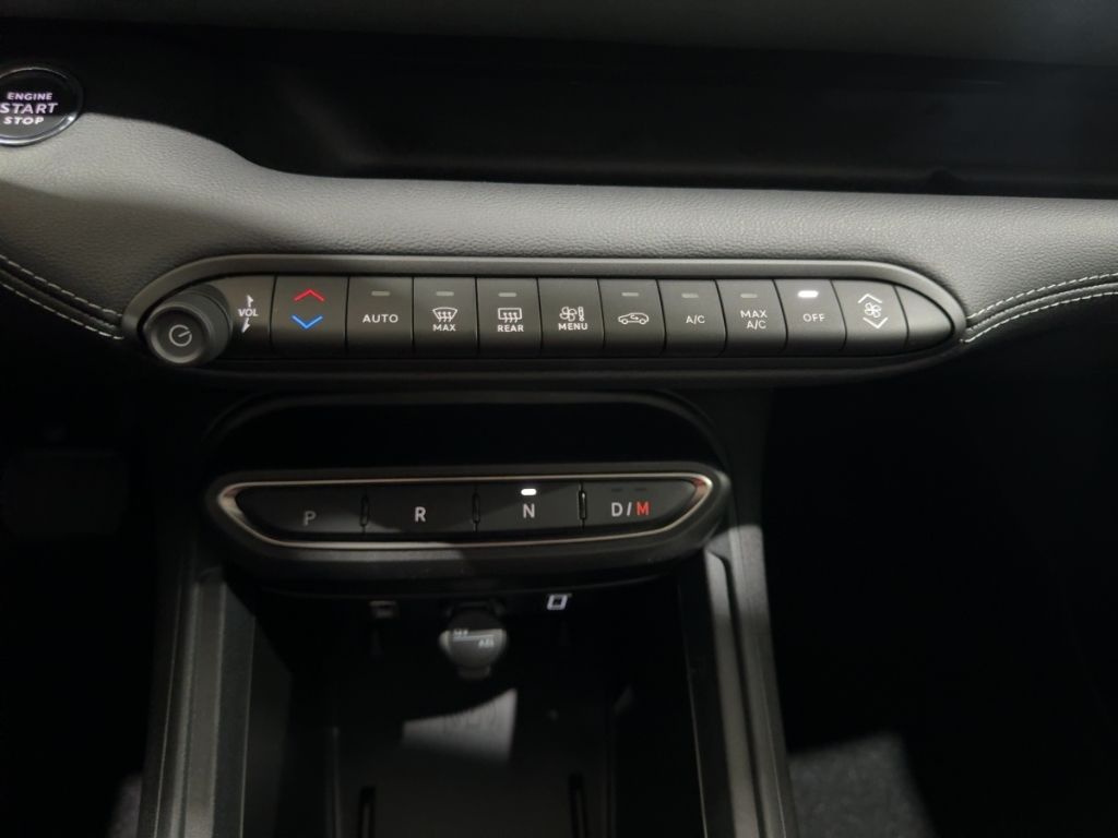 Fahrzeugabbildung Jeep Avenger 4xe Overland MATRIX NAVI 360-GRAD WINTER