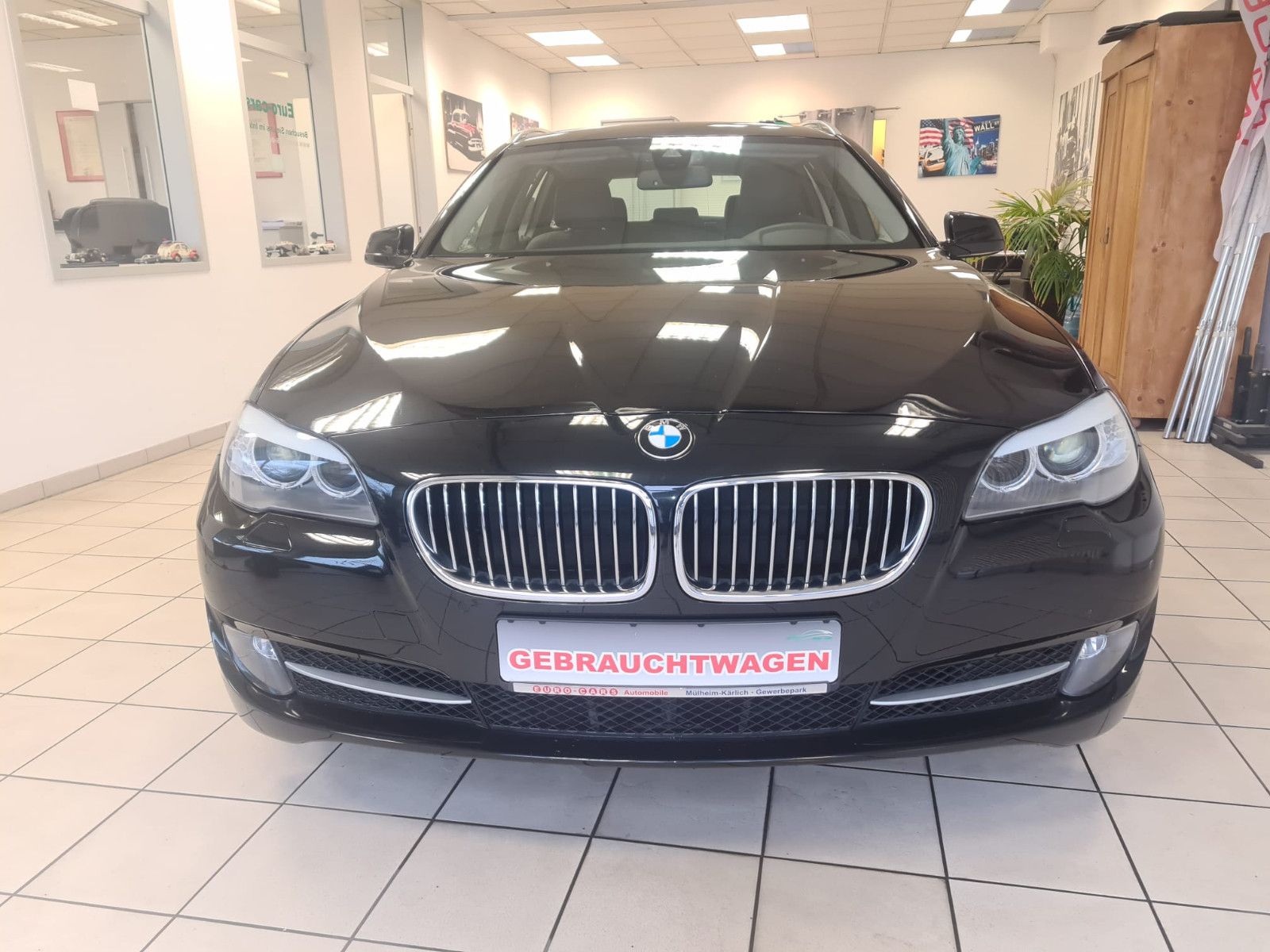 Fahrzeugabbildung BMW 530 Touring xDrive/TOP GEPFLEGT / AHK