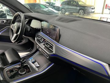 Fahrzeugabbildung BMW X5 xD30d M Sport Laser HUD Kamera Panorama H/K