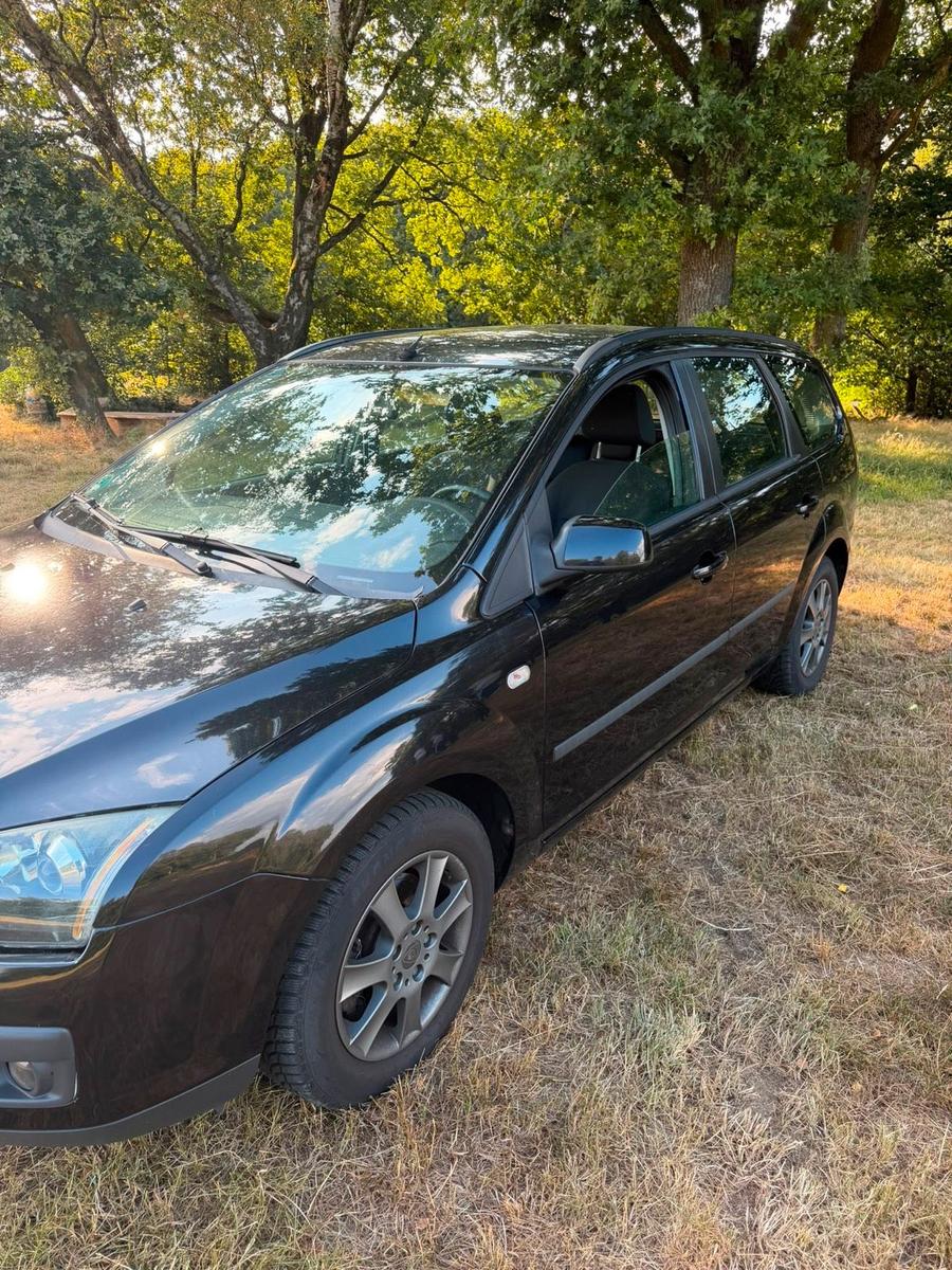 Ford Focus 2005 — engine 110 HP (81kW)