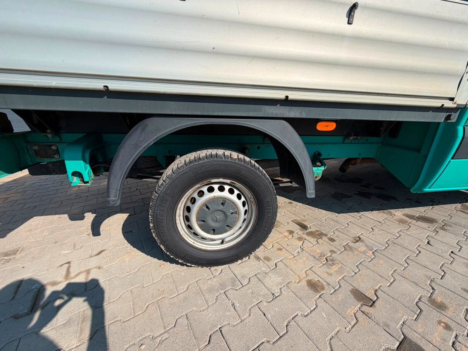 Fahrzeugabbildung Mercedes-Benz Sprinter 216 CDI Pritsche / DoKa / Blatt/Luft