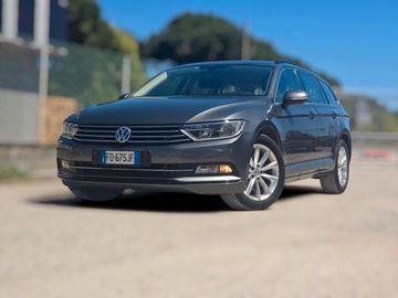 Volkswagen Passat - 1