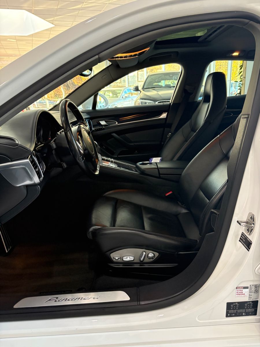Fahrzeugabbildung Porsche Panamera Diesel * Carraraweiß * SCHIEBEDACH*