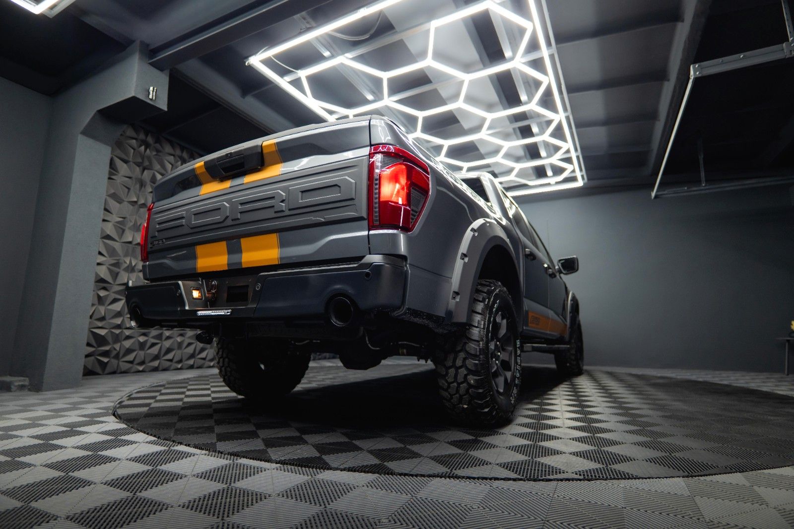 Fahrzeugabbildung Ford F150 5.0L V8 4x4 Offroad SuperCrew RAPTOR 19%