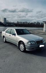 Mercedes-Benz Mercedes C240 Klasse W202 - Mercedes-Benz C 240 in Duisburg