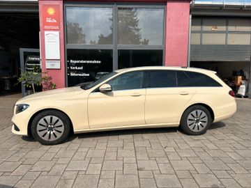 Mercedes E 200 - 2