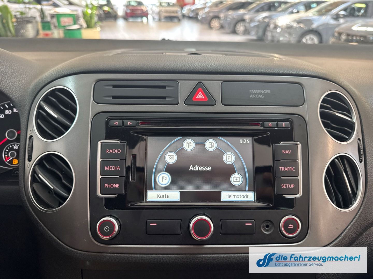 Fahrzeugabbildung Volkswagen Golf Plus VI Life Navi Dyn. Kurvenlicht 2-Zonen-