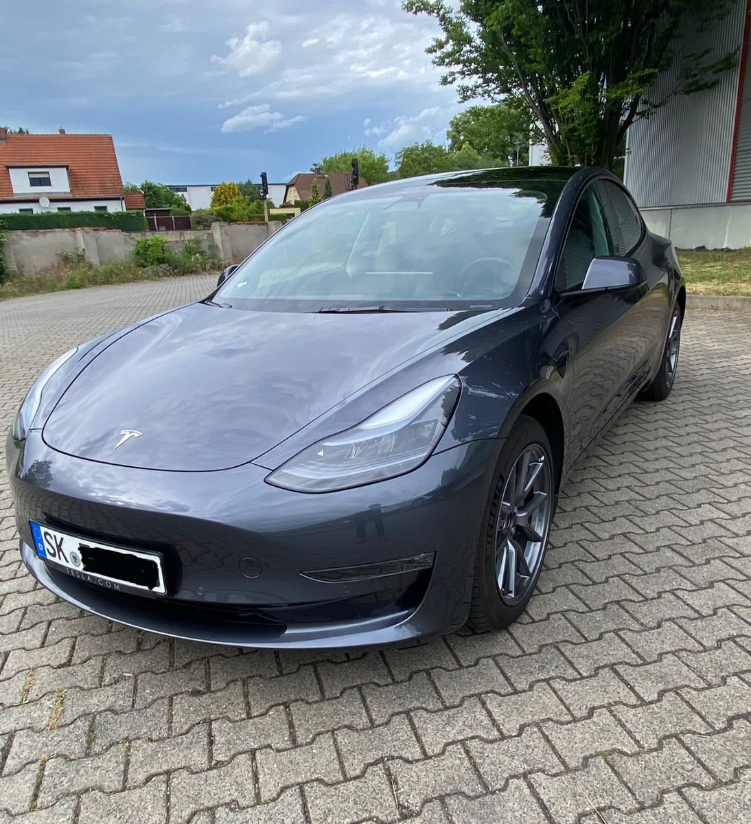 TESLA Model 3
