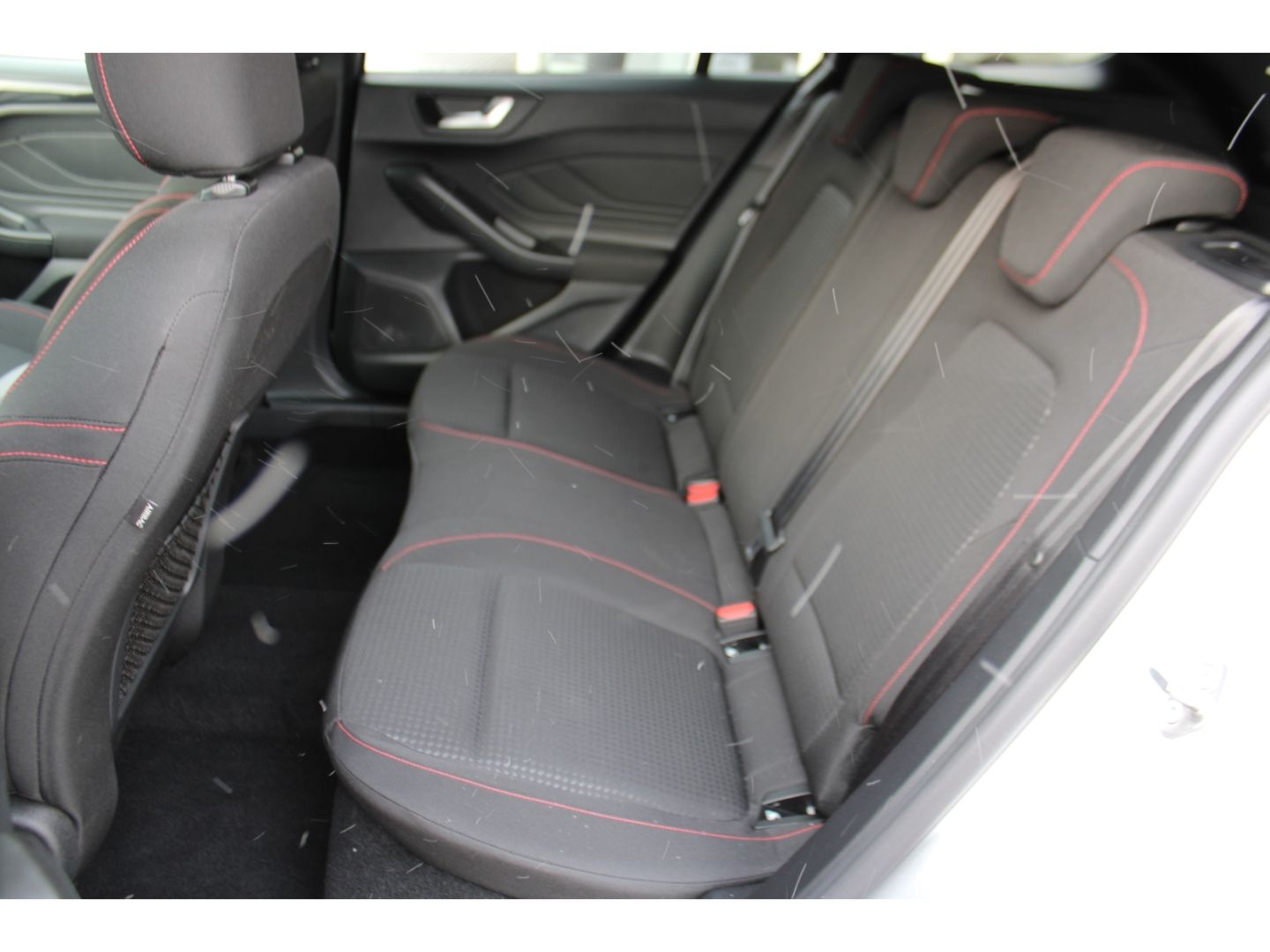 Fahrzeugabbildung Ford Focus Turnier ST-Line ACC LED TWA Navi DAB GJR R