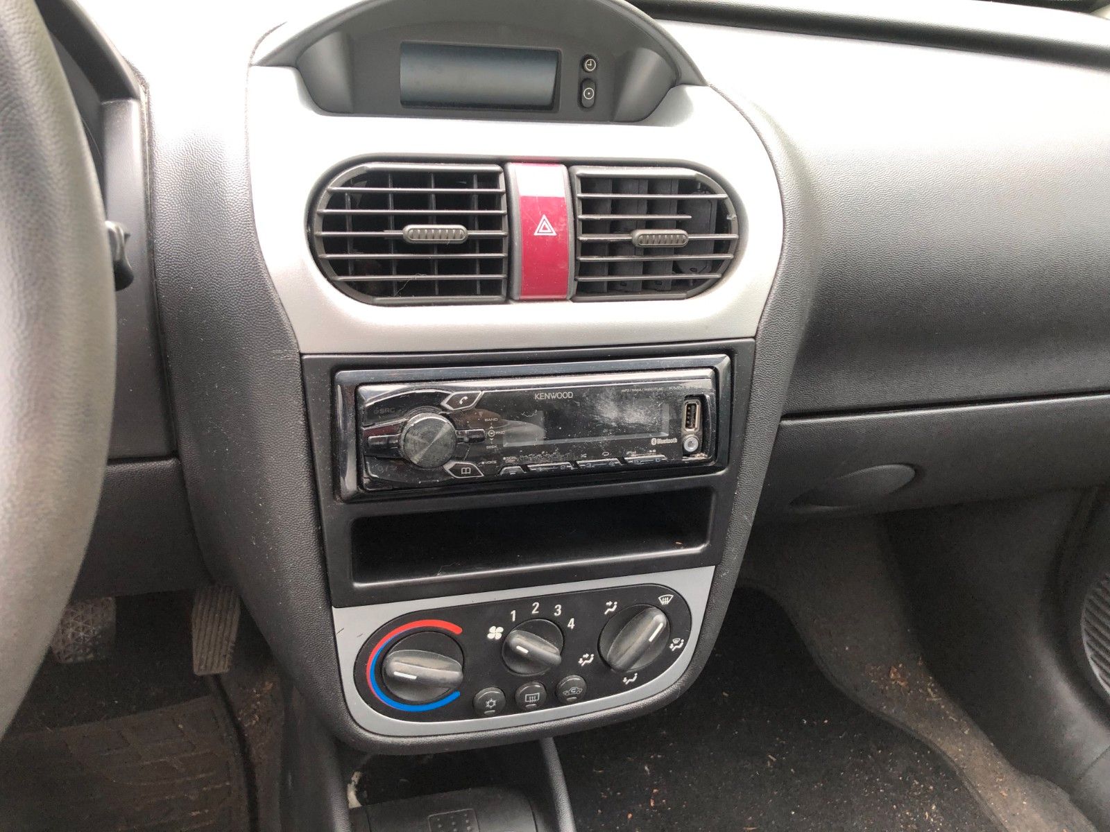 Fahrzeugabbildung Opel Corsa 1.0 12V Njoy TÜV bis 8/2026 !!!