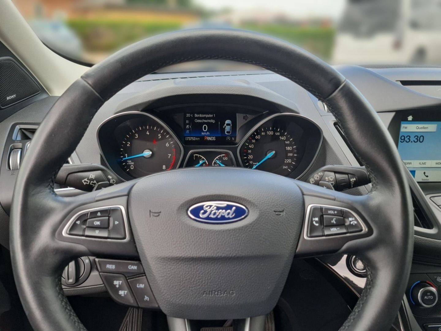 Fahrzeugabbildung Ford Kuga Titanium 1.5 AT Klima Rückfahrkamera PDC