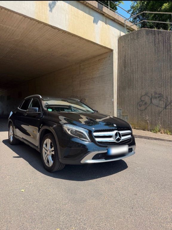 Image of Mercedes-Benz GLA 220