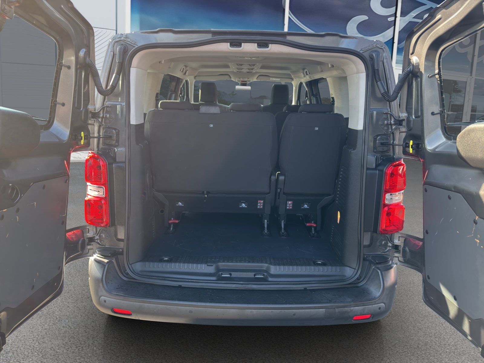 Fahrzeugabbildung Peugeot Expert L2