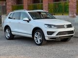 Volkswagen Touareg V6 TDI BMT - : Geländewagen, V6