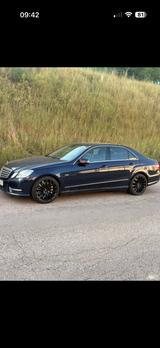 Mercedes-Benz E 500 4MATIC BlueEFFICIENCY AVANTGARDE AVANT... - blaue Mercedes-Benz E 500