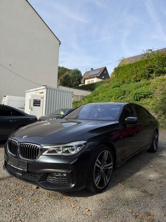 Image of BMW 740