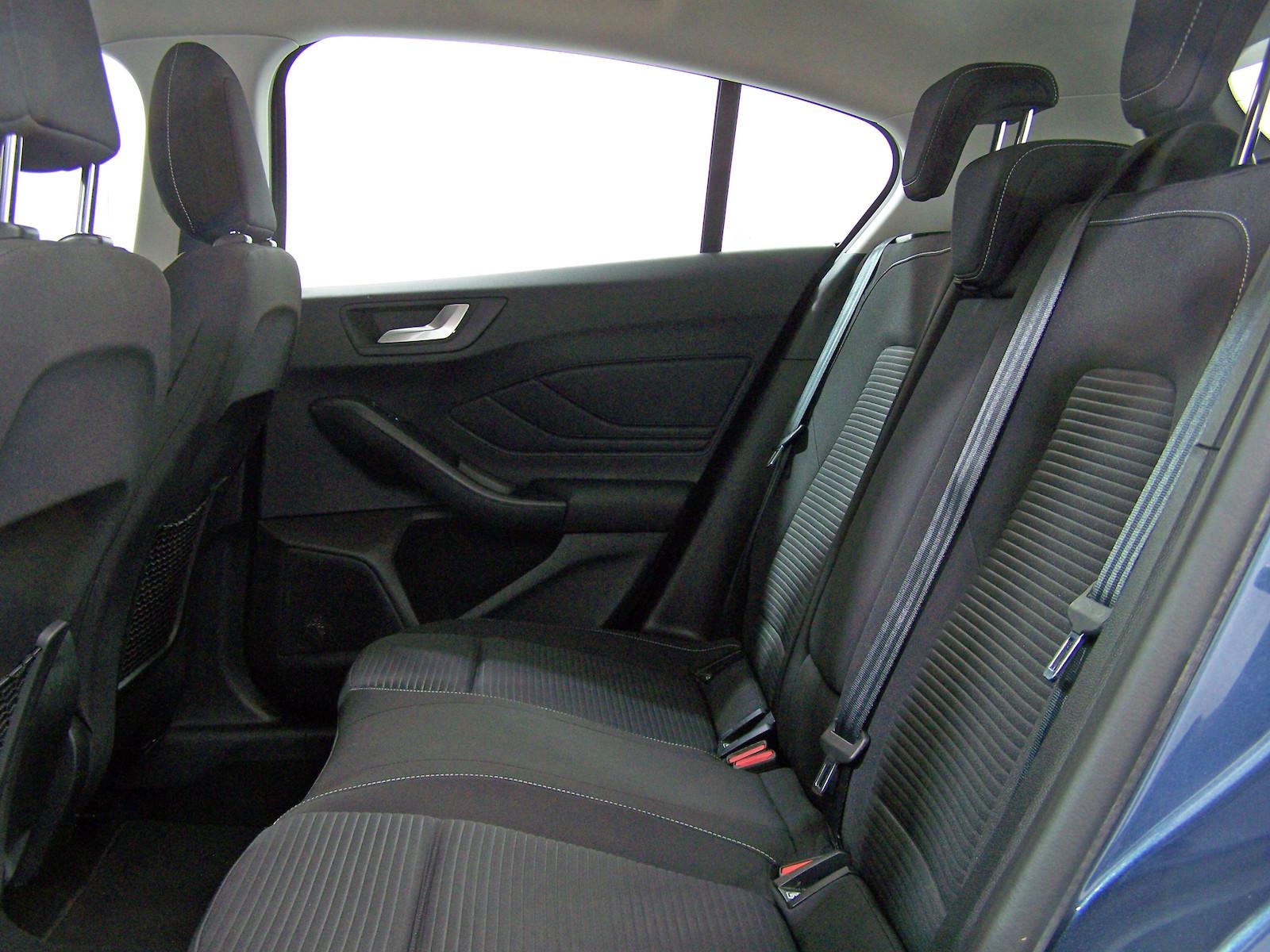 Ford Focus Fliessheck 1.0 EcoBoost Titanium NAVI+PDC