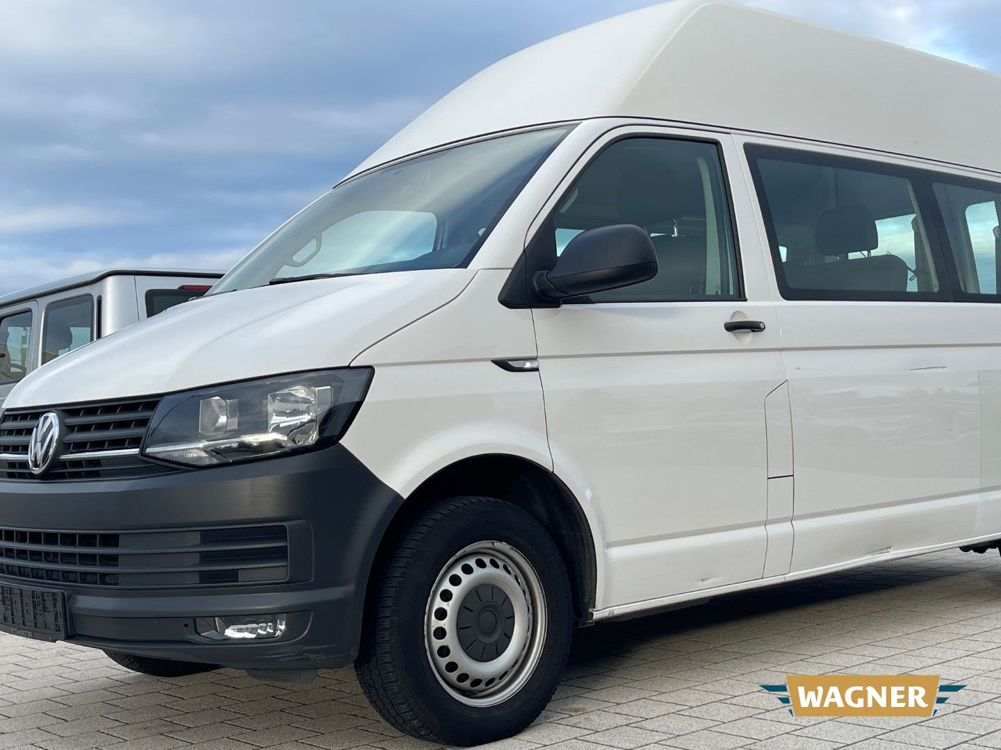 Fahrzeugabbildung Volkswagen T6 Kombi Hochdach lang 2.0 TDI 5-Sitzer