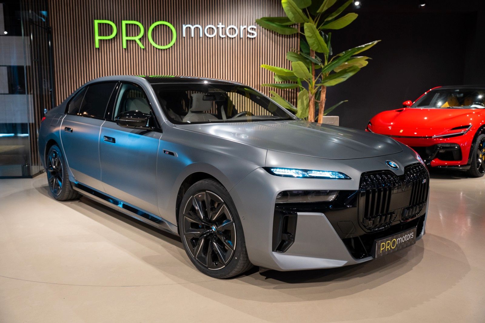 BMW M760e xDrive