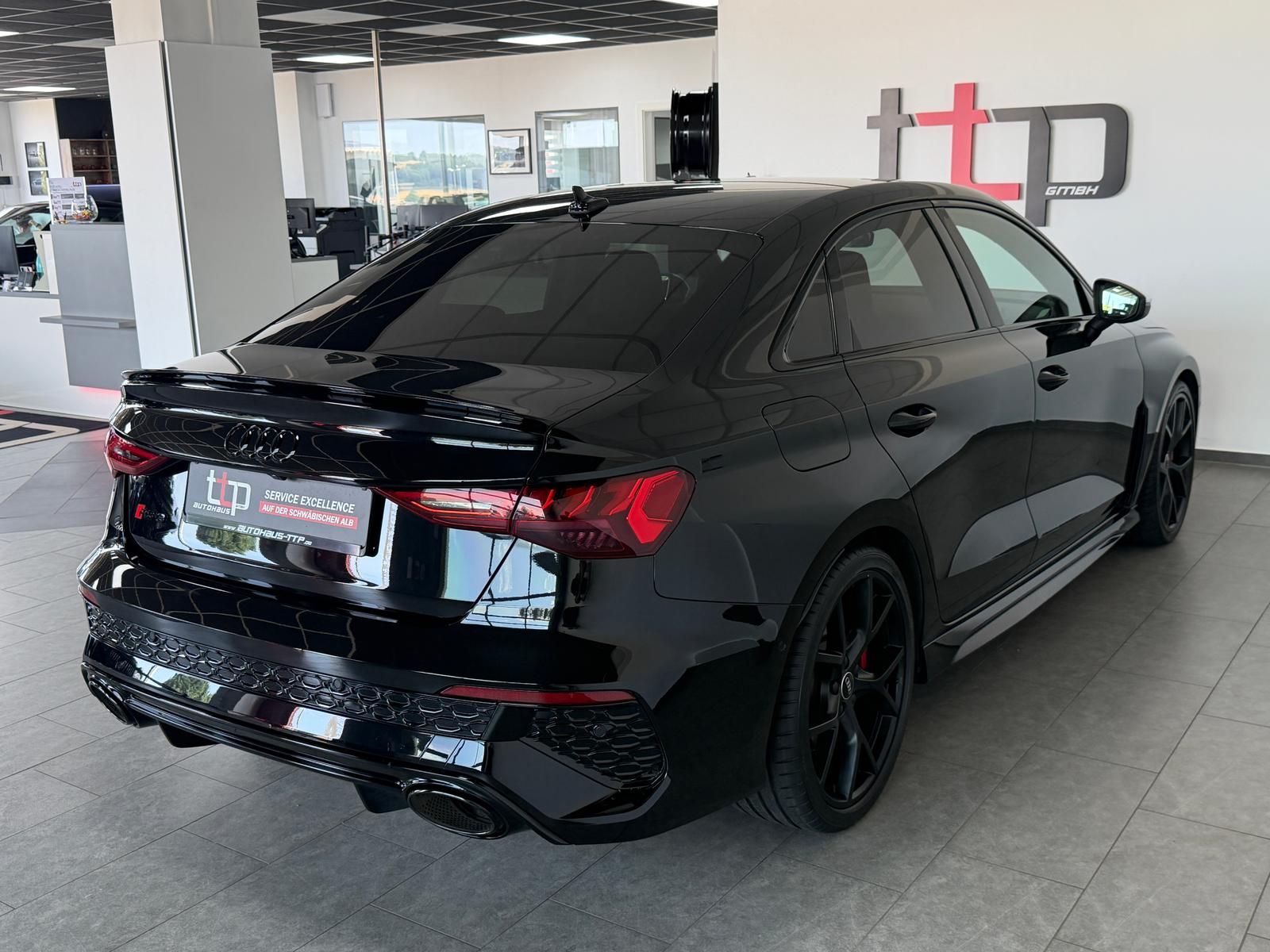 Audi RS3 2.5 TFSI qu. Limousine MATRIX B&O Pano ACC foto 5