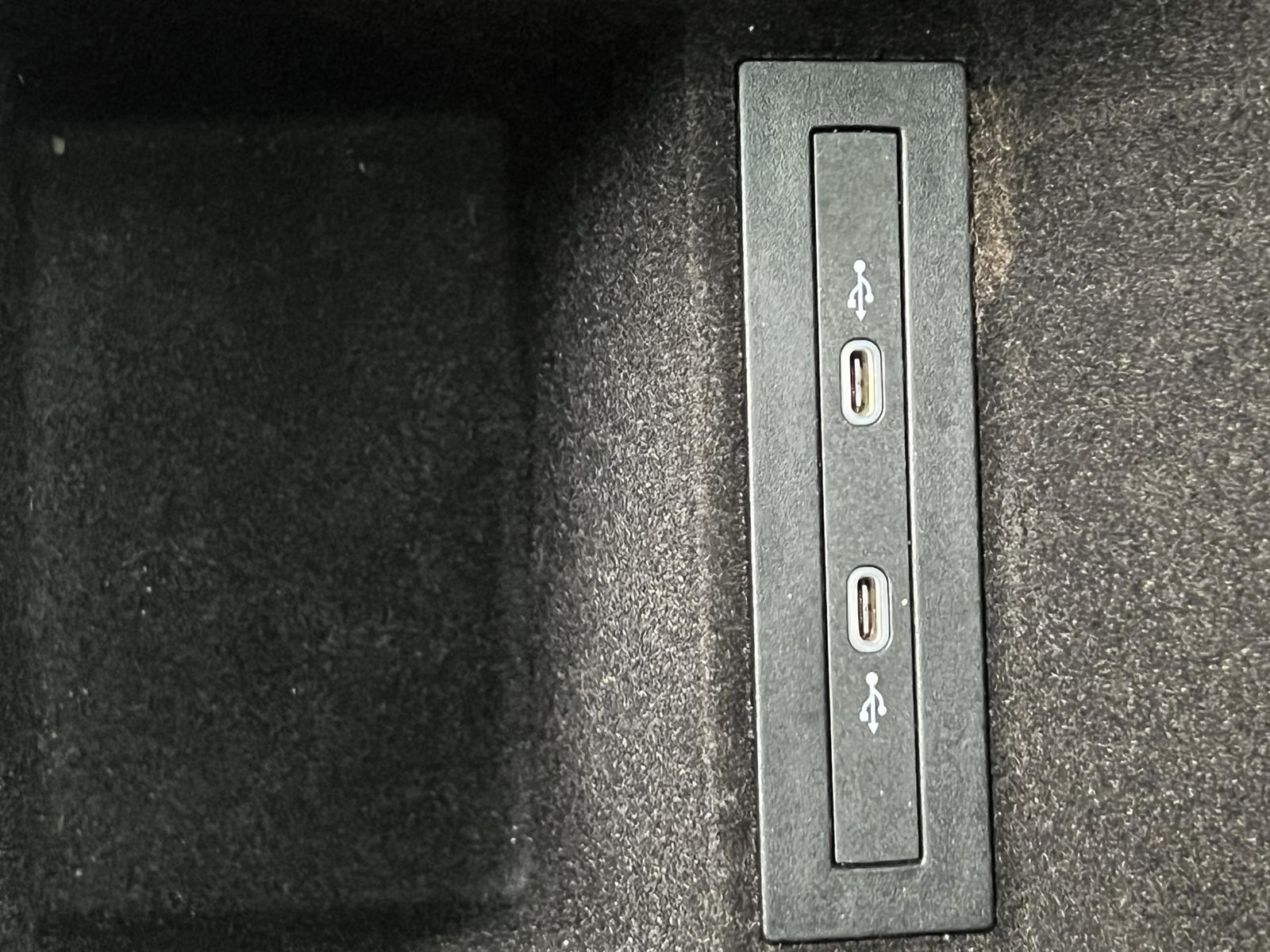 Volkswagen Arteon R-Line DSG Navi Kamera Pano LED CarPlay