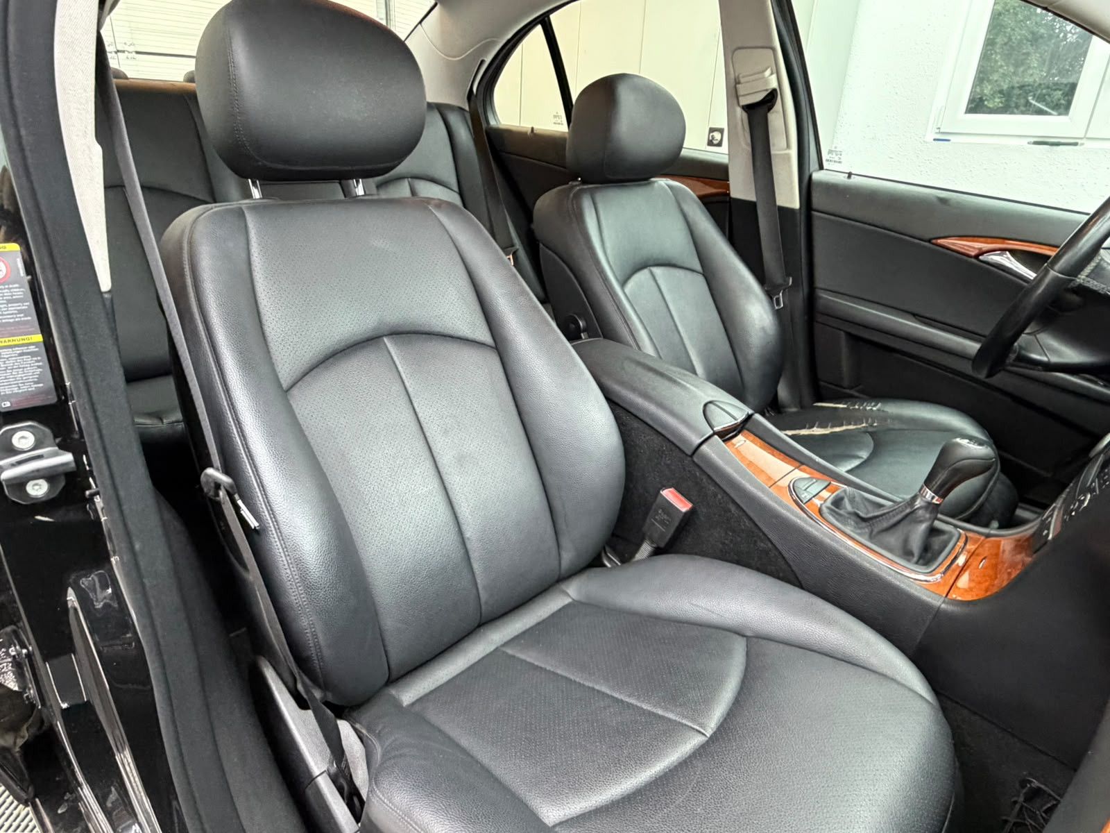 Fahrzeugabbildung Mercedes-Benz E 200 CDI Limousine LEDER/SHZG/TÜV 04.28/