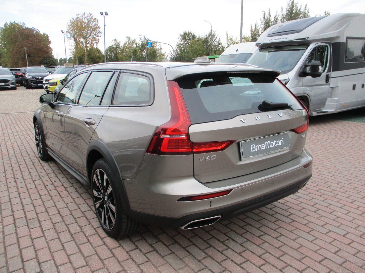 Volvo V60 Cross Country 2.0 b4 Business Pro AWD  imagem 3