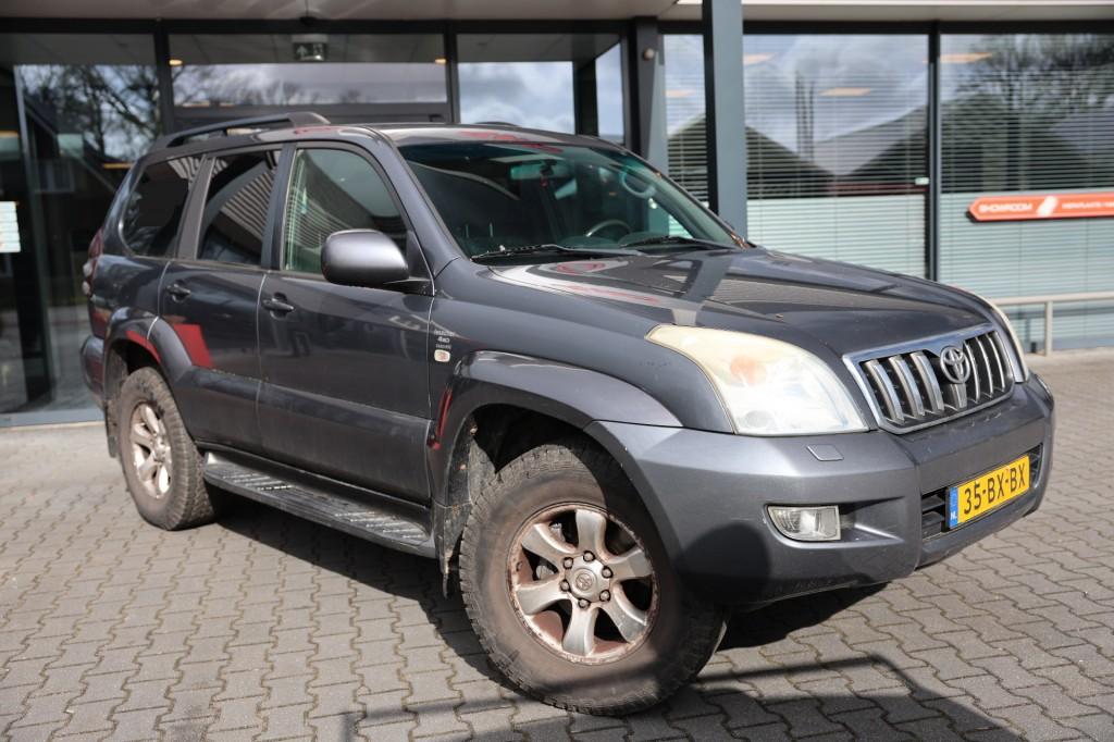 Toyota Land Cruiser 3.0 D-4D 5DRS VX A/T VAN ( AUTOM...