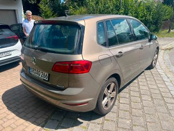 Volkswagen Golf - 2