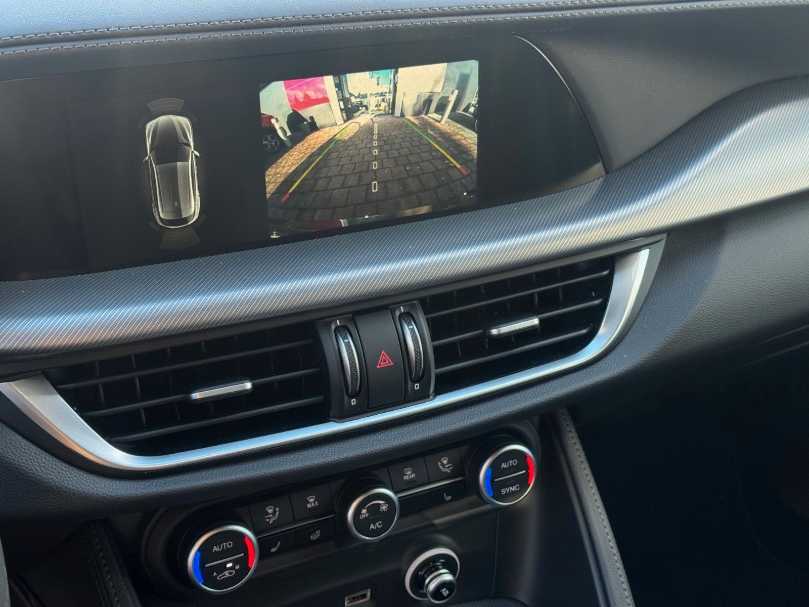 Fahrzeugabbildung Alfa Romeo Stelvio VELOCE 2.0  280PS Q4 NAVI LED LEDER KAME