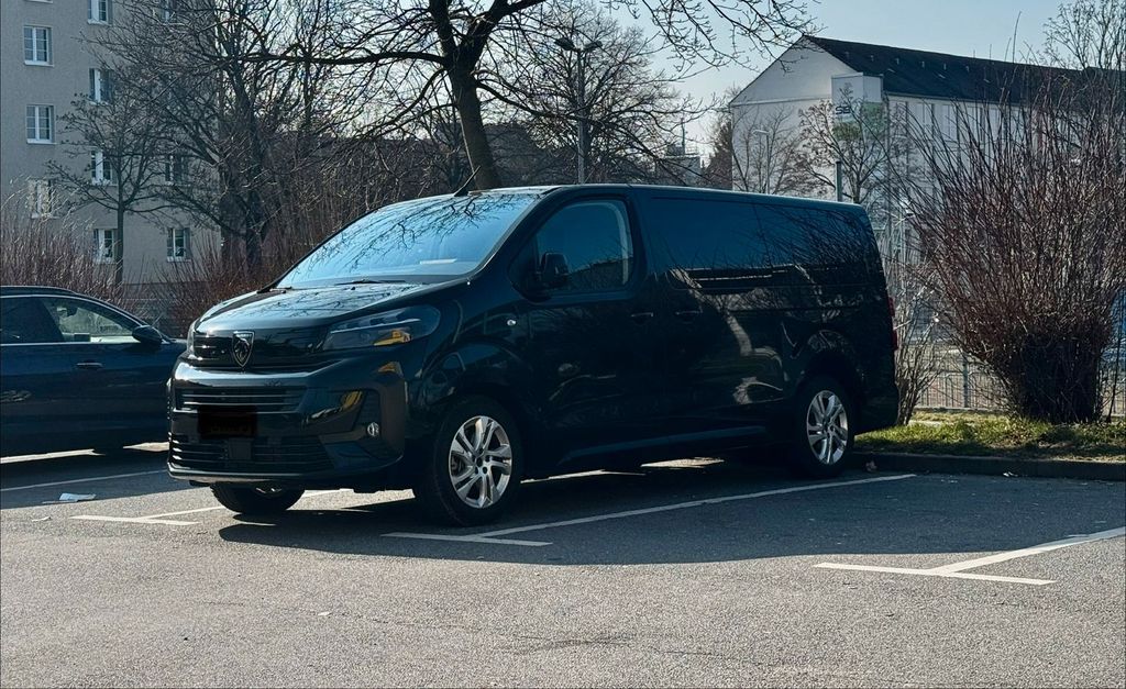 Image of Peugeot Traveller