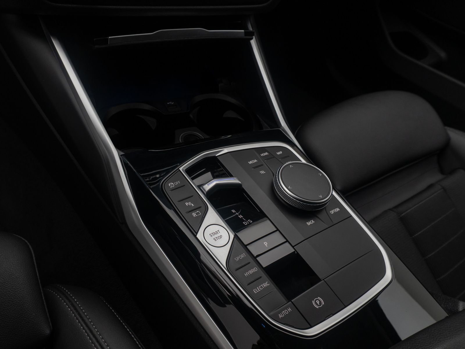 Fahrzeugabbildung BMW 330e Stop&Go Kamera DAB Komfort Leder Sport