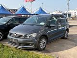 Volkswagen Touran Comfortline AUT/NAVI/ACC/KAMERA/AHK 1.Hd! - Volkswagen Touran Comfortline mit Benzin-Antrieb