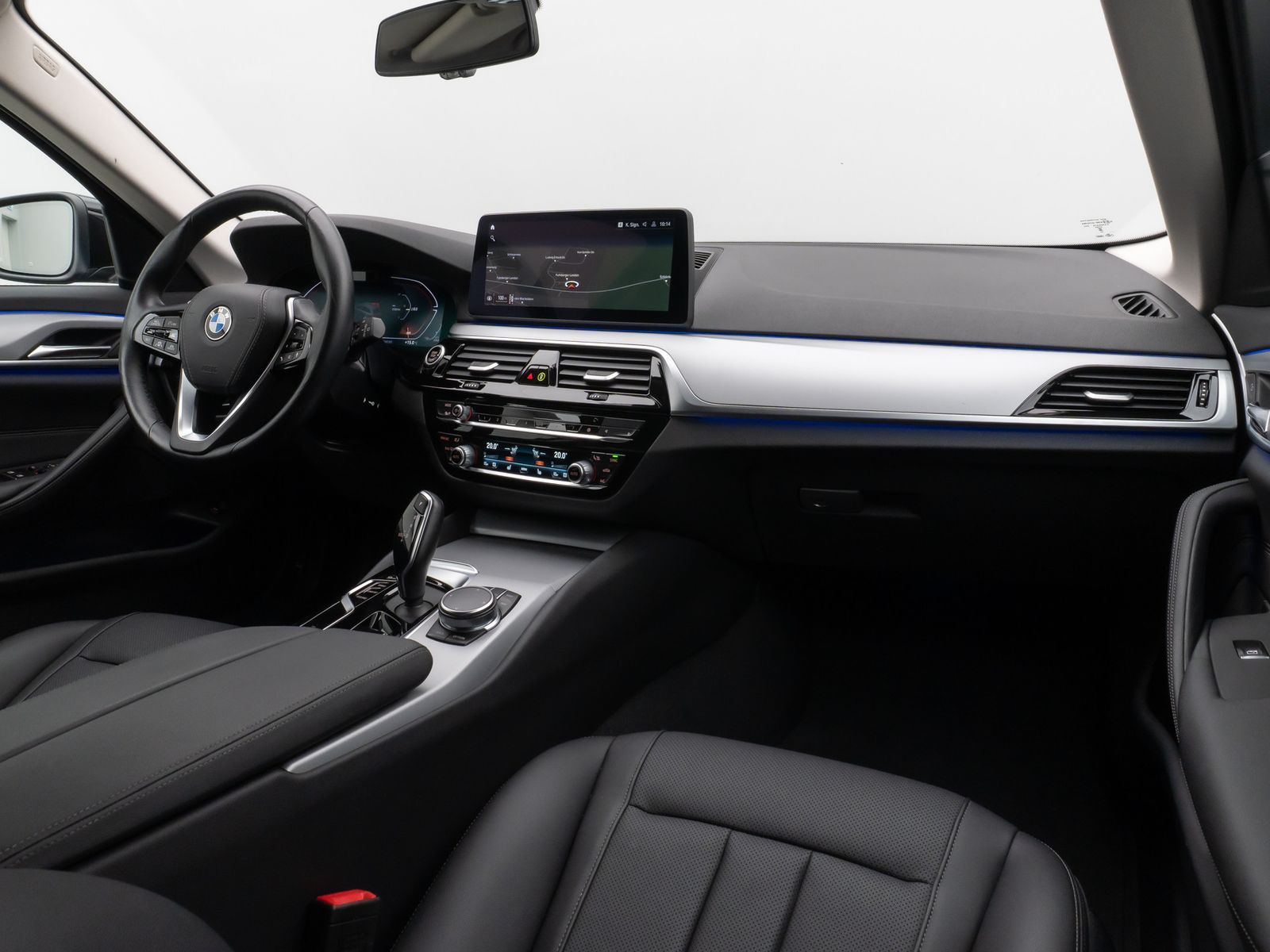 Fahrzeugabbildung BMW 530i Kamera Laser HUD DAB 4xKlima AHK Komfort
