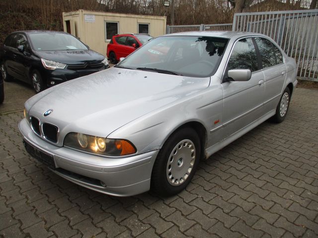 BMW 520d . Wenig KM 180000