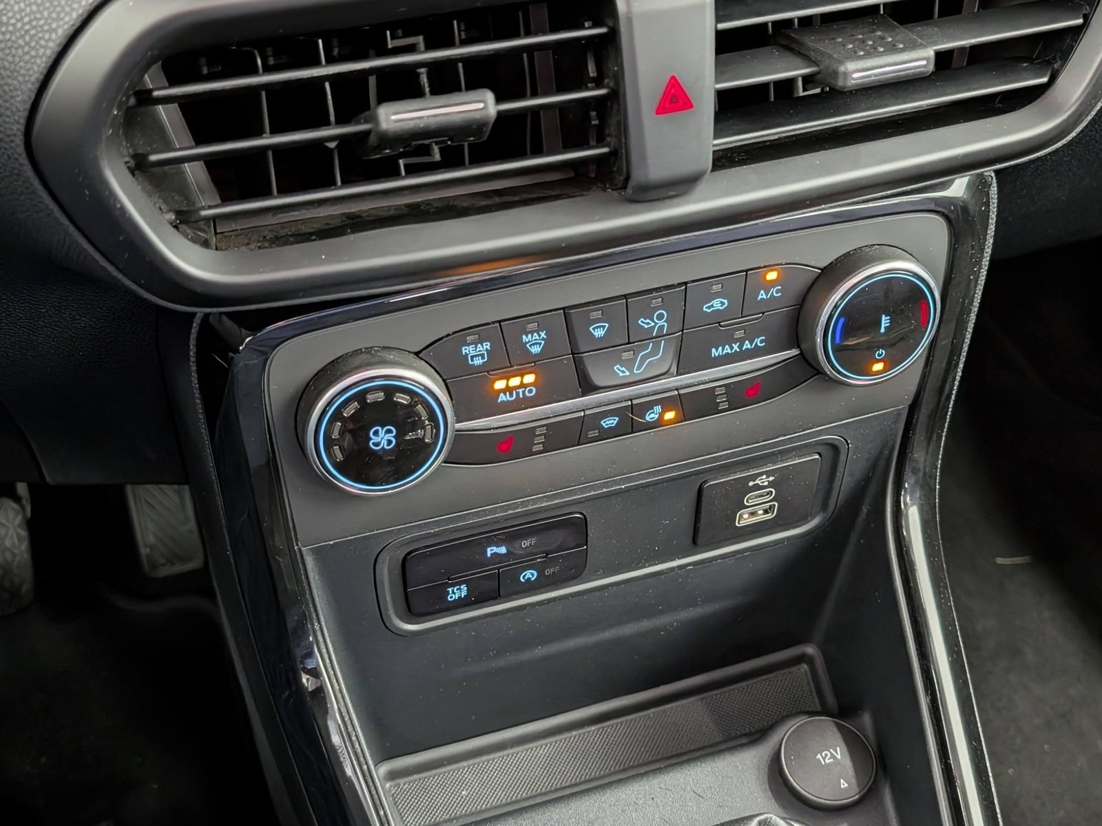 FORD EcoSport 1.0 EcoBoost Titanium Navi B&O – Bild 17