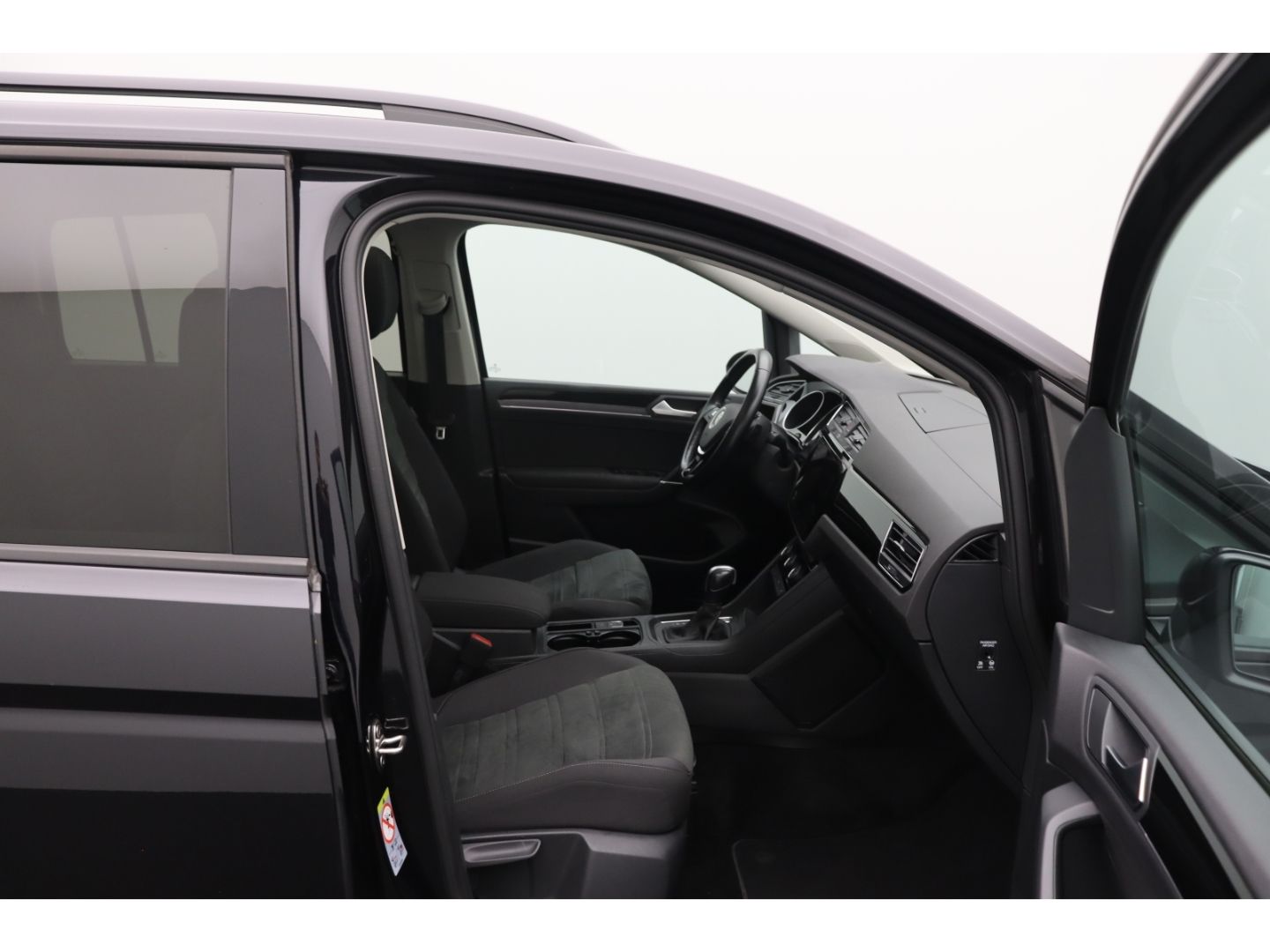Fahrzeugabbildung Volkswagen Touran Comfortline BMT Start-Stop AHK schwenkbar