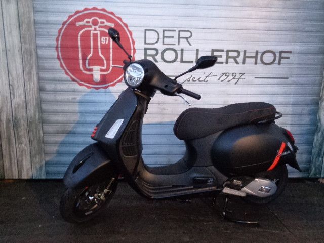 Vespa GTS 125 SuperSport RST Aktion