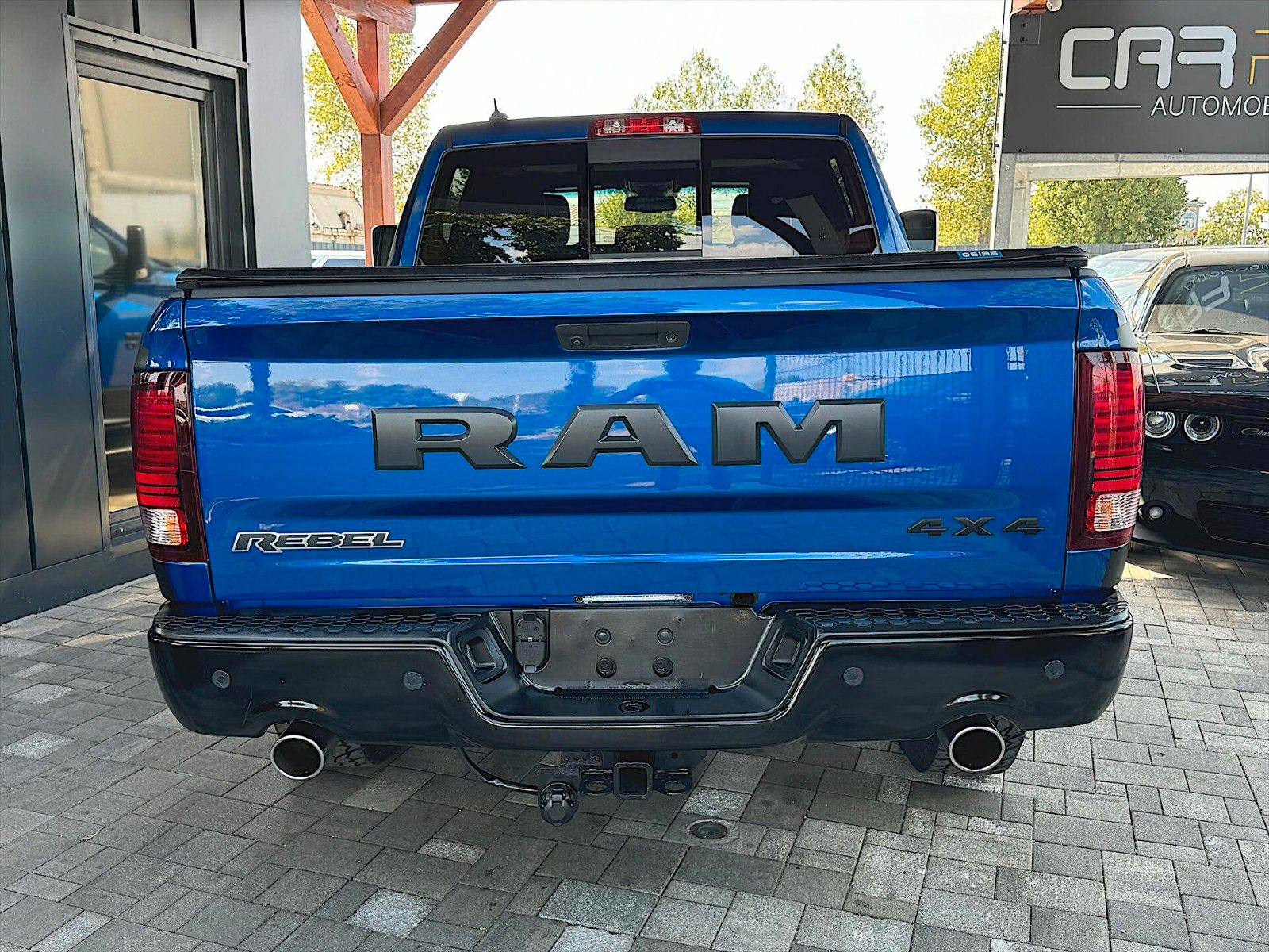 Fahrzeugabbildung Dodge RAM 5.7 V8 HEMI 4x4 REBEL Sport *Luftfahrwerk*