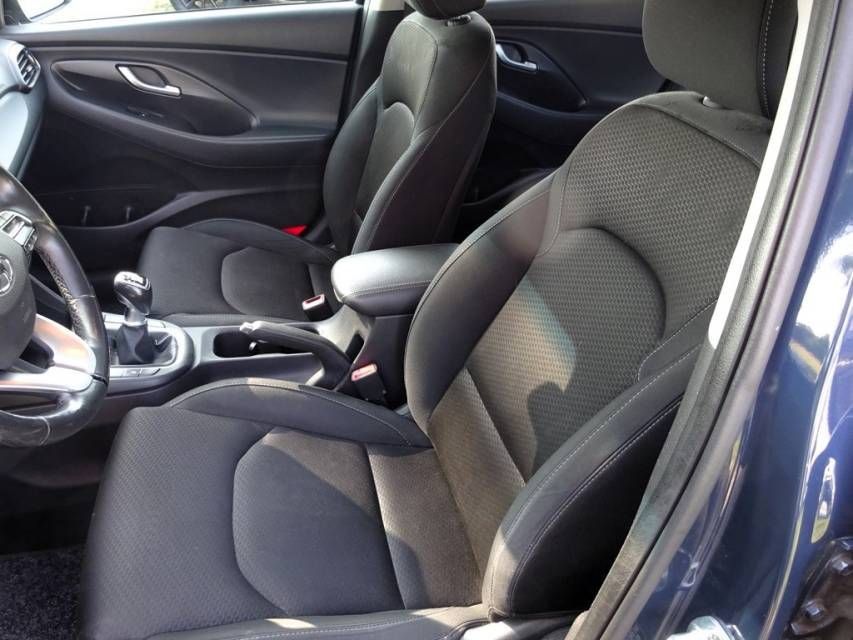 Fahrzeugabbildung Hyundai i30 i 30  Fastback 1.4 T-GDI  Trend