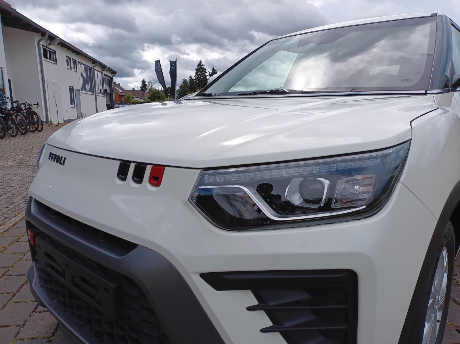 Fahrzeugabbildung KGM TIVOLI 1.5 NOMAD+AUTOMATIK+LM FELGEN+ANDROID++++