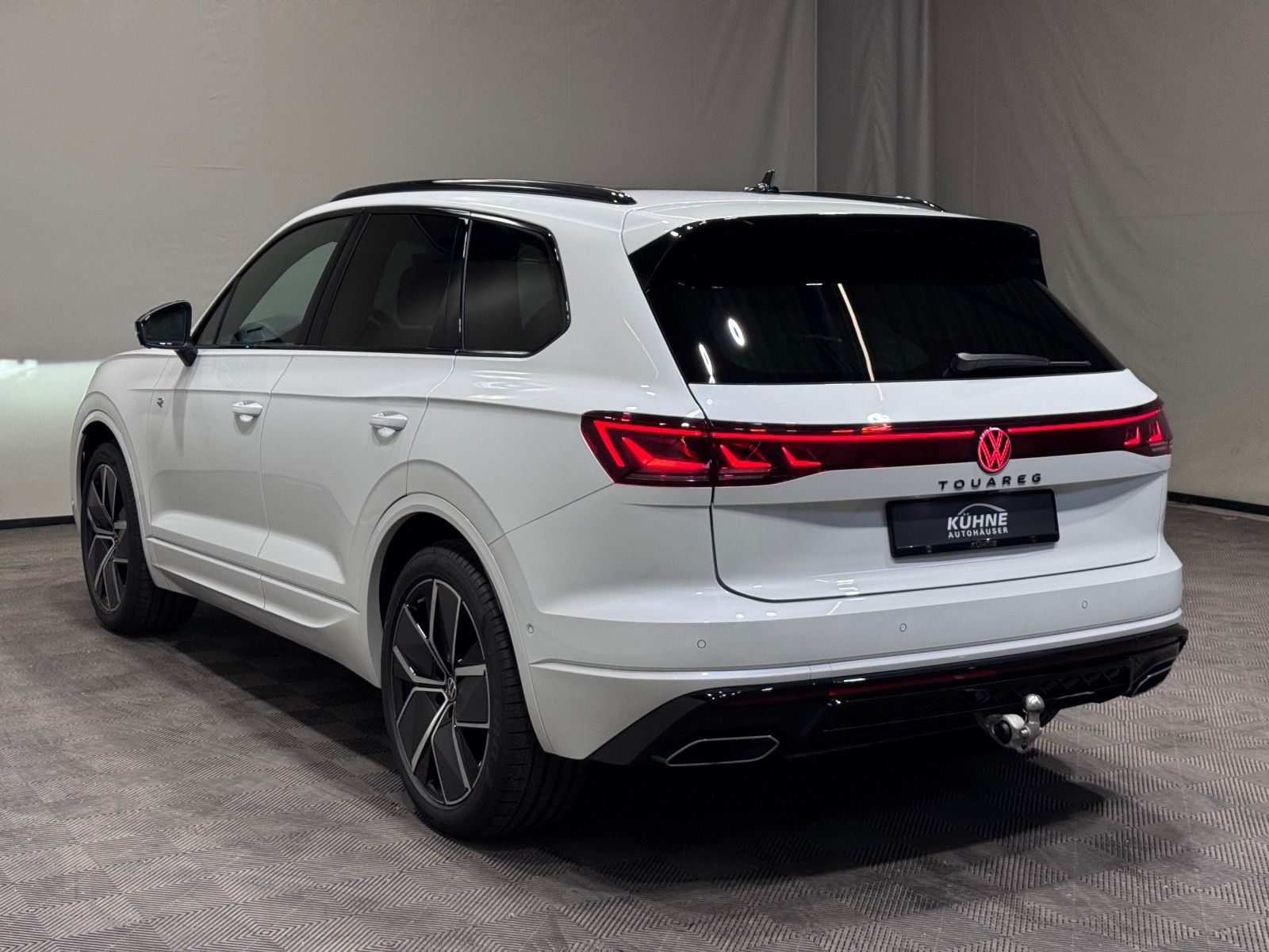 Volkswagen Touareg R-Line Black Style PANO MATRIX AHK NAV foto 5