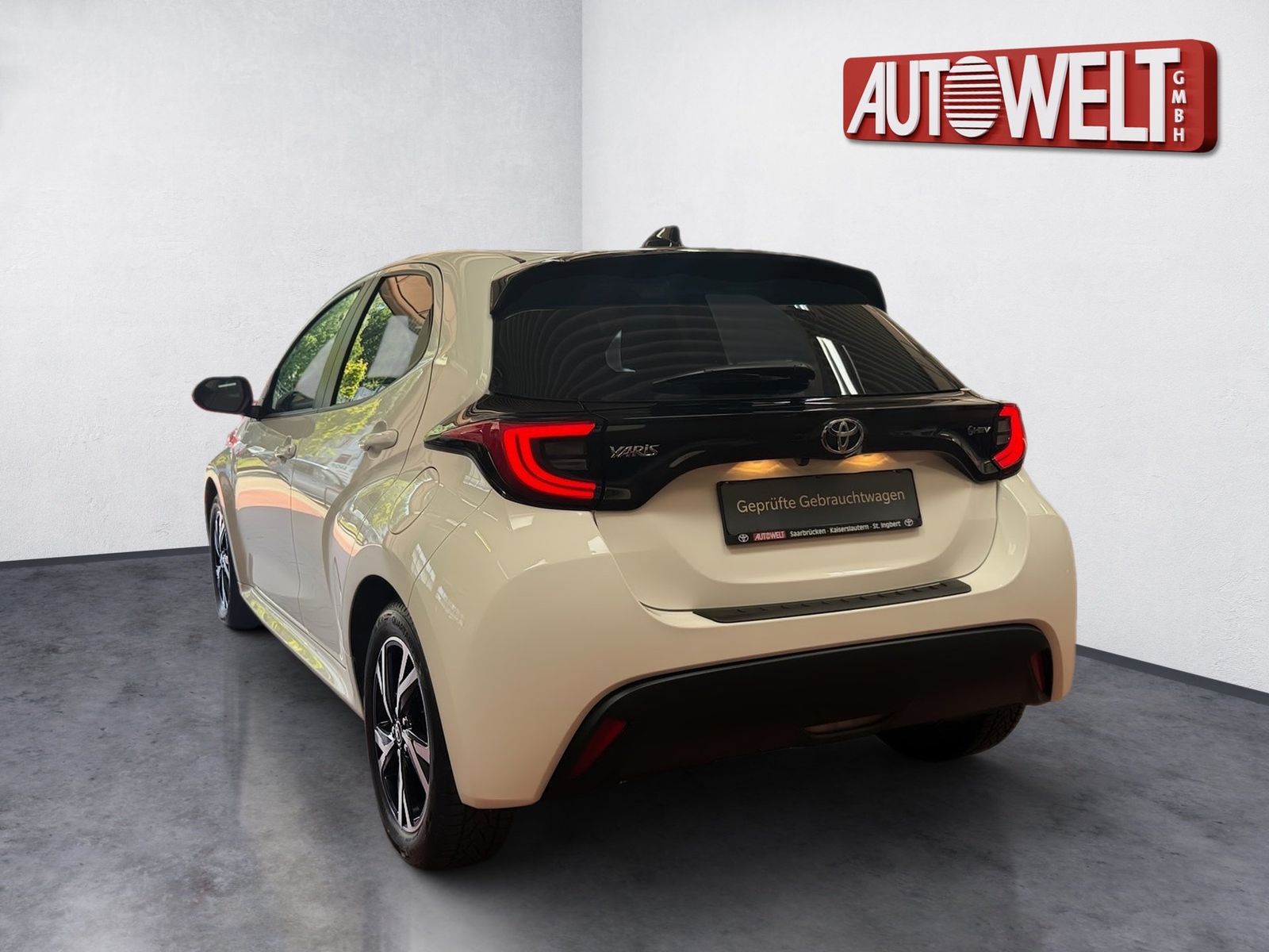 Fahrzeugabbildung Toyota Yaris 1.5 Teamplayer m. Comfort-Paket LED,SHZ,Ka
